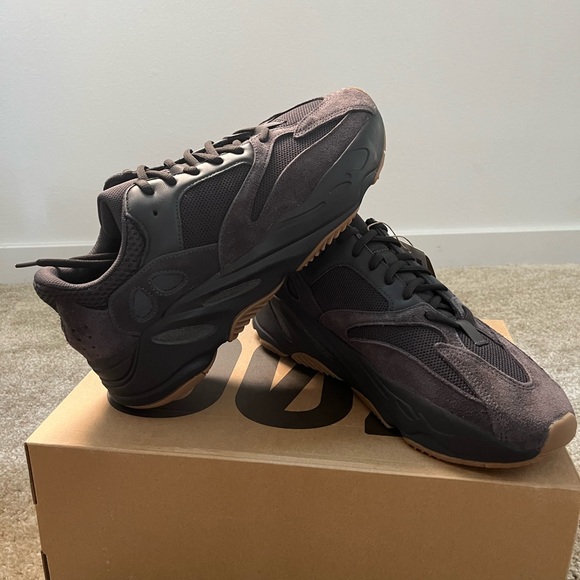 Yeezy Boost 700